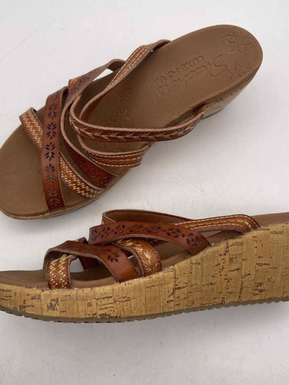 Skechers Cali Luxe Foam Wedge Size 7.5 Sandals Brown Strappy Embordered Cork